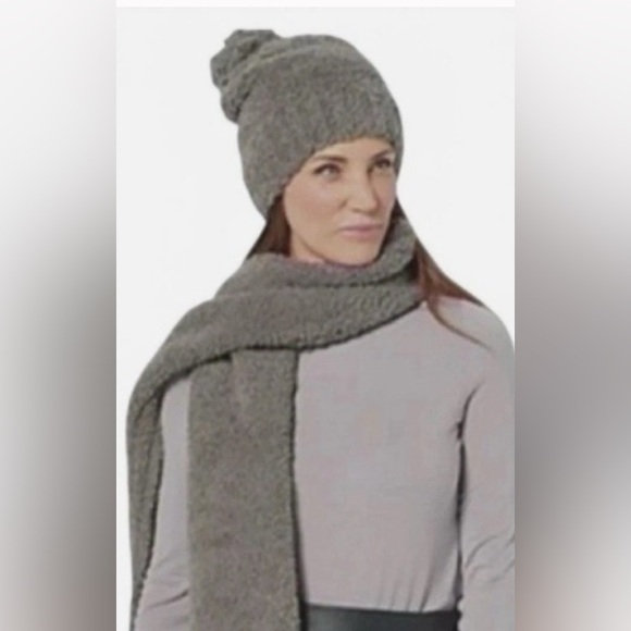 Barefoot Dreams - Cozychic Pom Pom Beanie Scarf Set - Picture 1 of 2